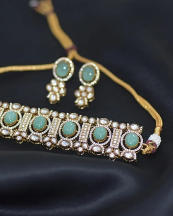 Green_Brass_Necklace_Set_For_Women